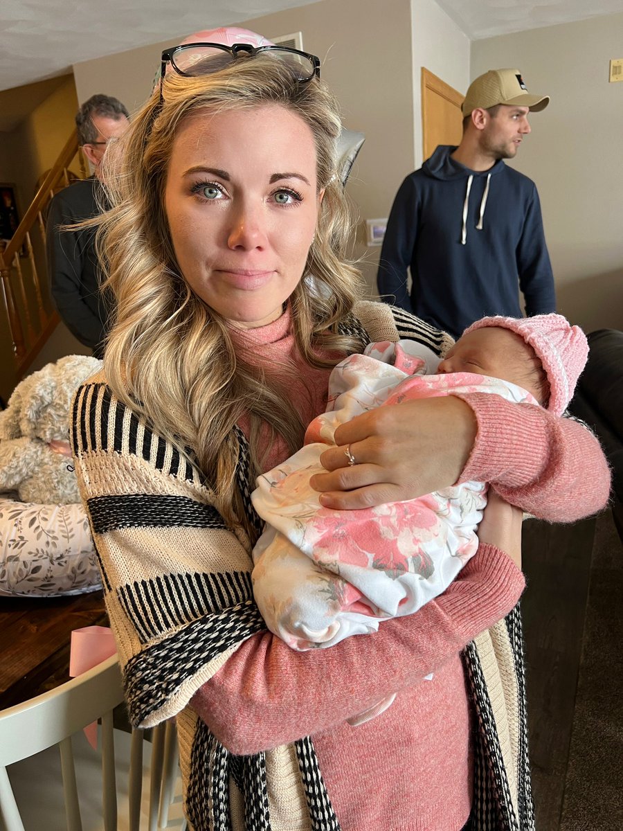 KirstieKraus's tweet photo. Meeting miss Lainey Marie Schmidt 🎀 for the first time 🥹👼🏼💕 #myheart #family #niece #auntiekirstie #imanaunt #laineymarie https://t.co/HItNat9rFJ