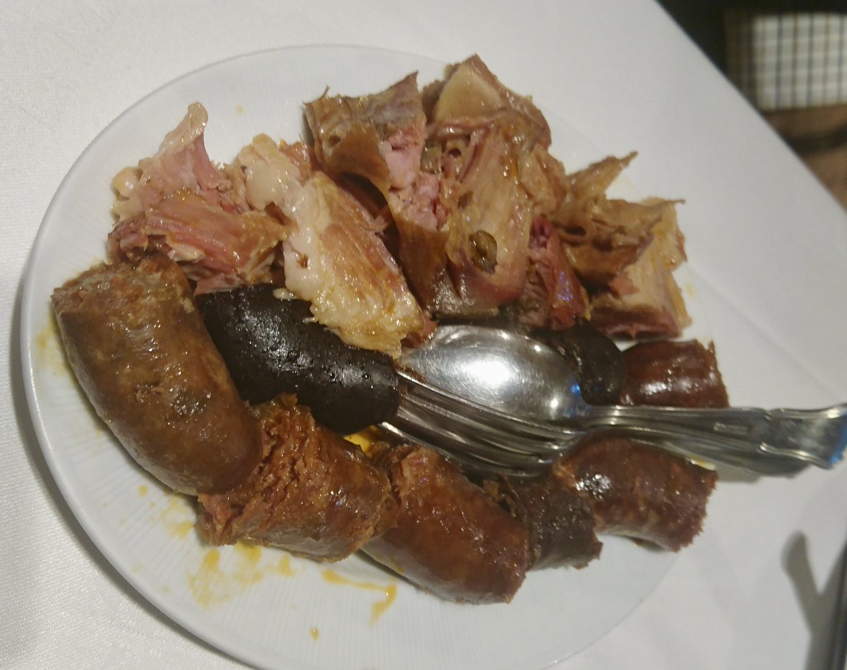 HenryMacCoy1's tweet image. Nadie se puede resistir a una buena #fabadaasturiana #compago es que la #gastronomia de #Asturias es de lo mejor