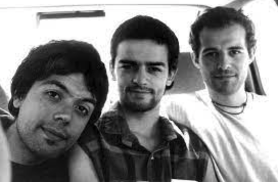 IzkanderF's tweet photo. "Petroleoa ere" edo "Sortu ta haztea"? #GureKlasikoak #Dut #At #1996Musikan #2000Musikan #AskatuKorapiloa @esanozenkirec https://t.co/yec17ficFF