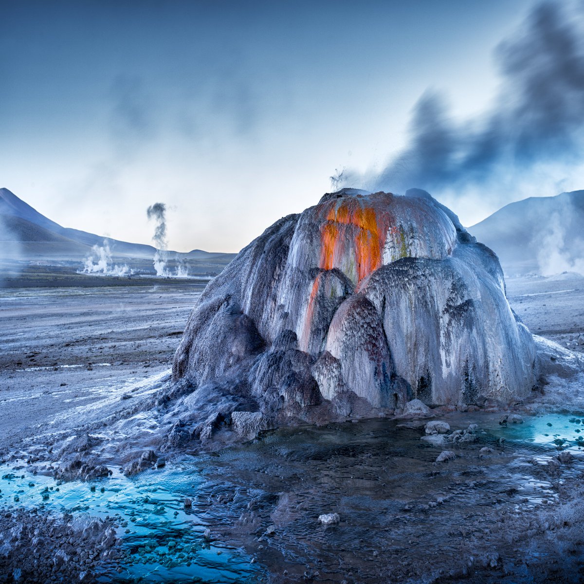 Discovery's tweet photo. Image by Ignacio Palacios

Chile's Atacama Desert stretches across a roughly 600-mile tract of land in South America. The region is known for the El Tatio geysers and hot springs that make the arid environment feel a bit more like home!

#EarthMonth🌎 https://t.co/gvSc8vg5Xh