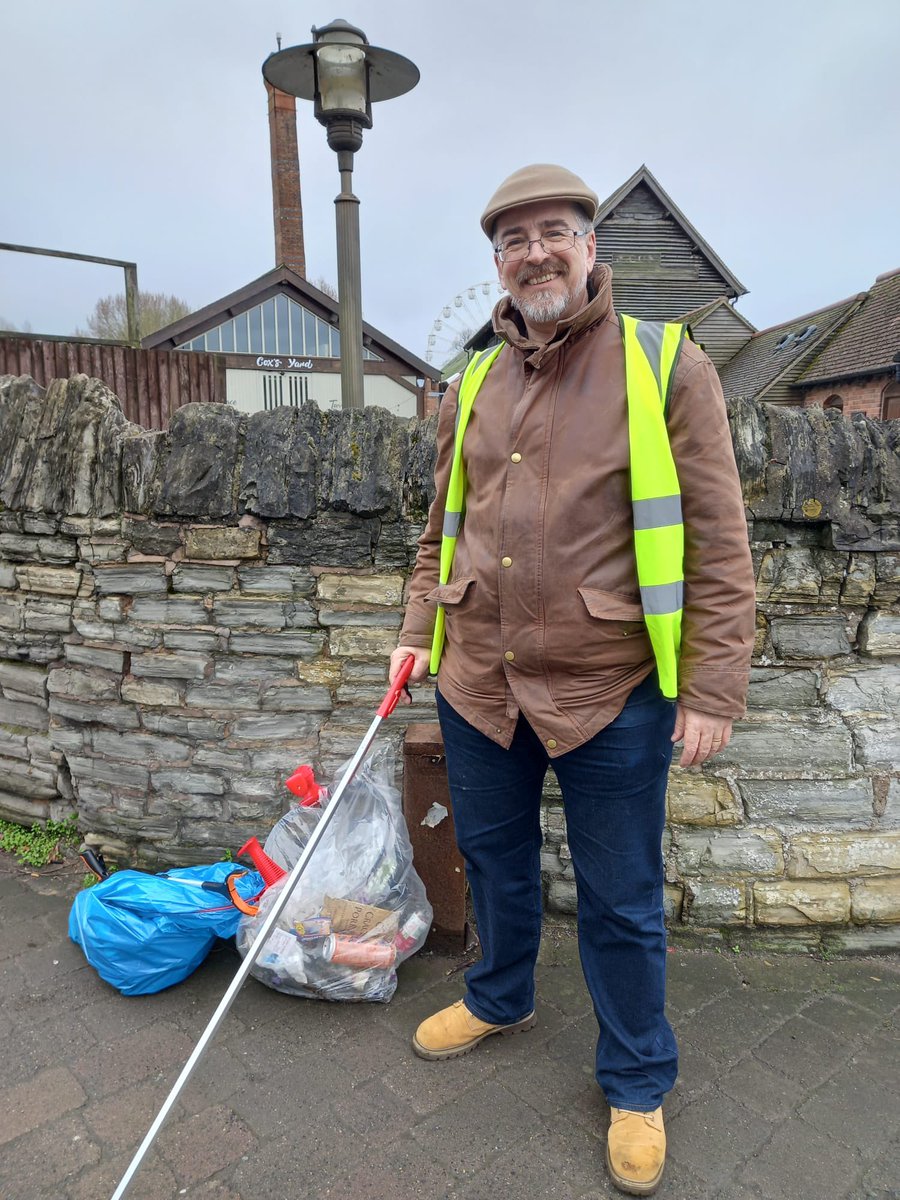 Rubbish Friends (@friendsrubbish) on Twitter photo 