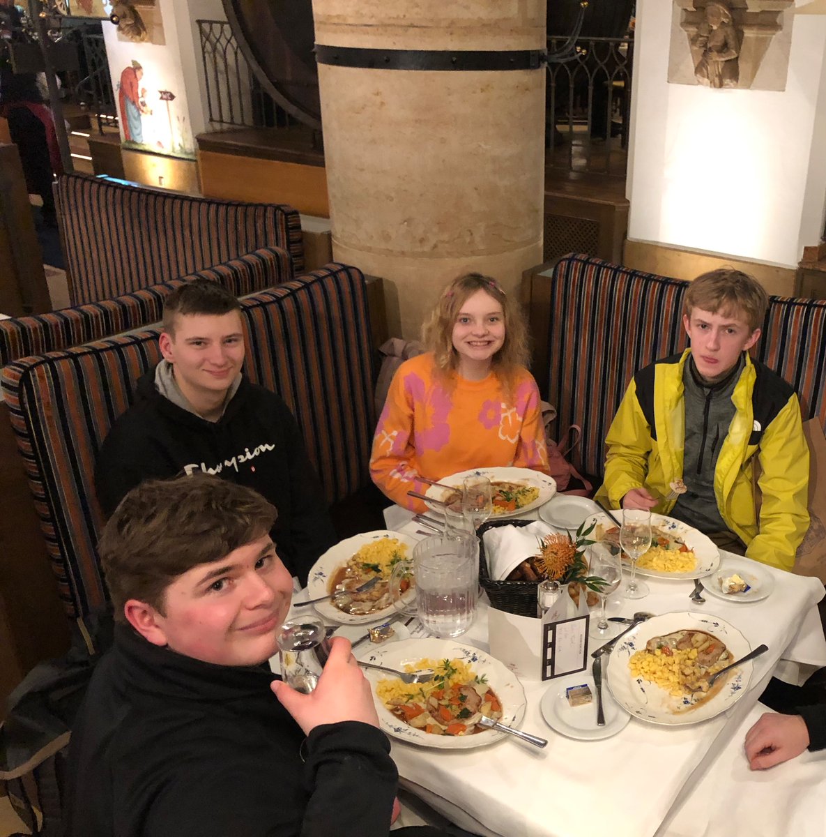 MrLargeRundle's tweet photo. Day 4 continued… Arguably our best meal in Europe so far @RatskellerMuc 

Pork schnitzel and spätzle 🔥 #rockiesineurope https://t.co/ObwnZrUpYR
