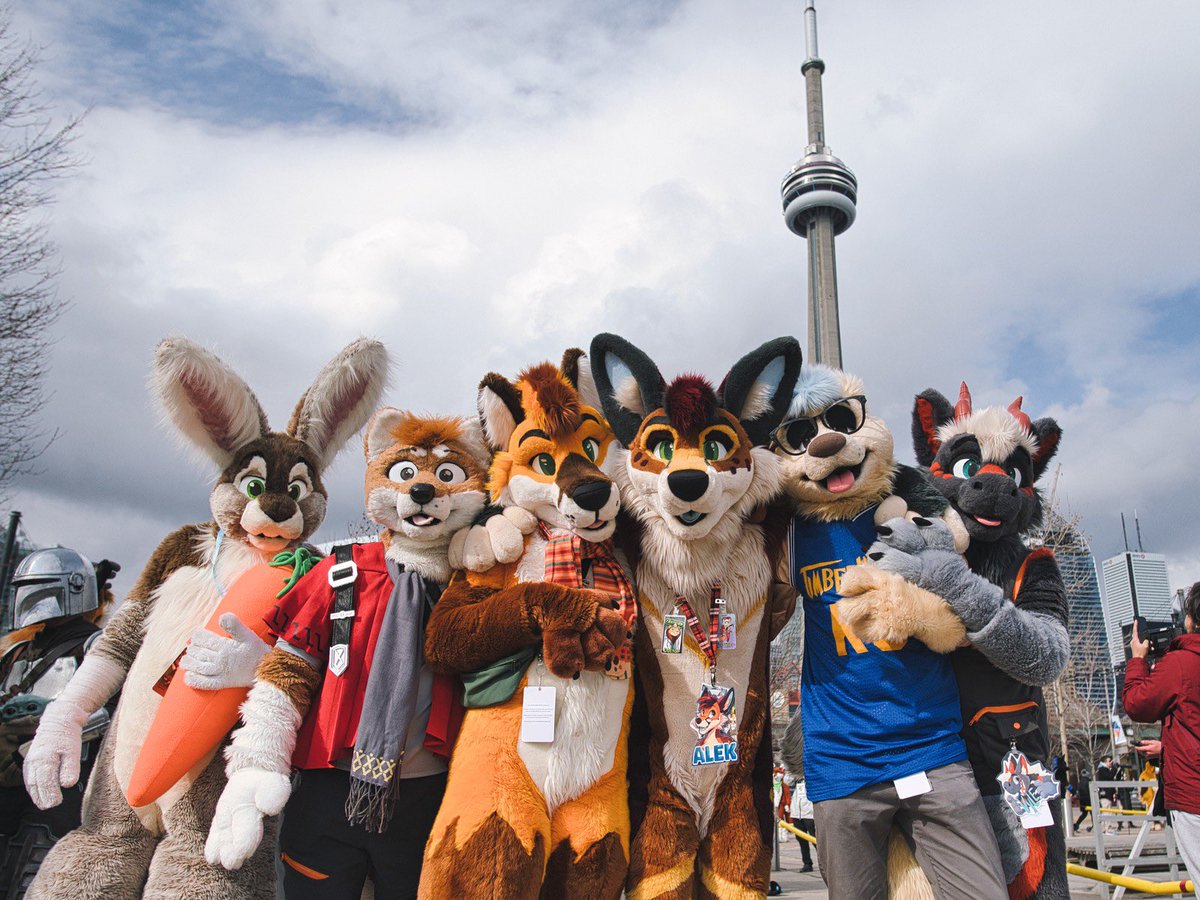FE was a blast! looking forward to next year 💚🍁

🐶 <a href="/RedRuppell/">Alek the Doc Fox</a> <a href="/AirBudJr/">ABJr! 🏀 🔜 ThaiTales</a> <a href="/vylederg/">Vyle</a> 
📷 <a href="/AzimuthAstra/">Azimuth</a>
