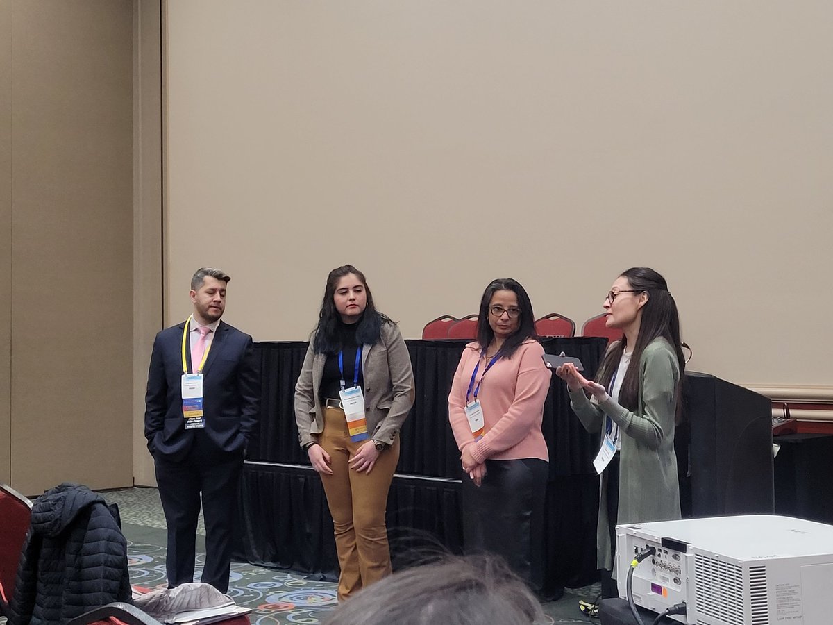 Late post from Friday! @Pao__Montufar representando y aplicando metodologias que escuchan y representan "Math in a Birthday Picnic: Latine Caregivers’ Teaching and Play Behaviors in an Everyday Task" Proud to learn and work with you! At #SRCD2023 with <a href="/GiglianaMelzi/">Gigliana Melzi</a> <a href="/veromesalles/">Verónica Mesalles</a>