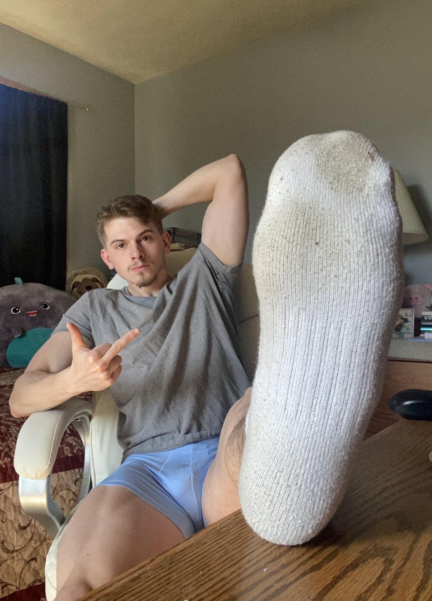 AlphaJT_'s tweet photo. you couldn’t resist me if your life depended on it, pig. https://t.co/loinLRD0Ov