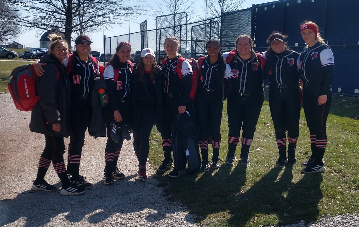 softballbbmom24's tweet photo. How SWEEP it is 🧹 @RUSoftball #RURah 🥎💪 https://t.co/U7lKOheXcF