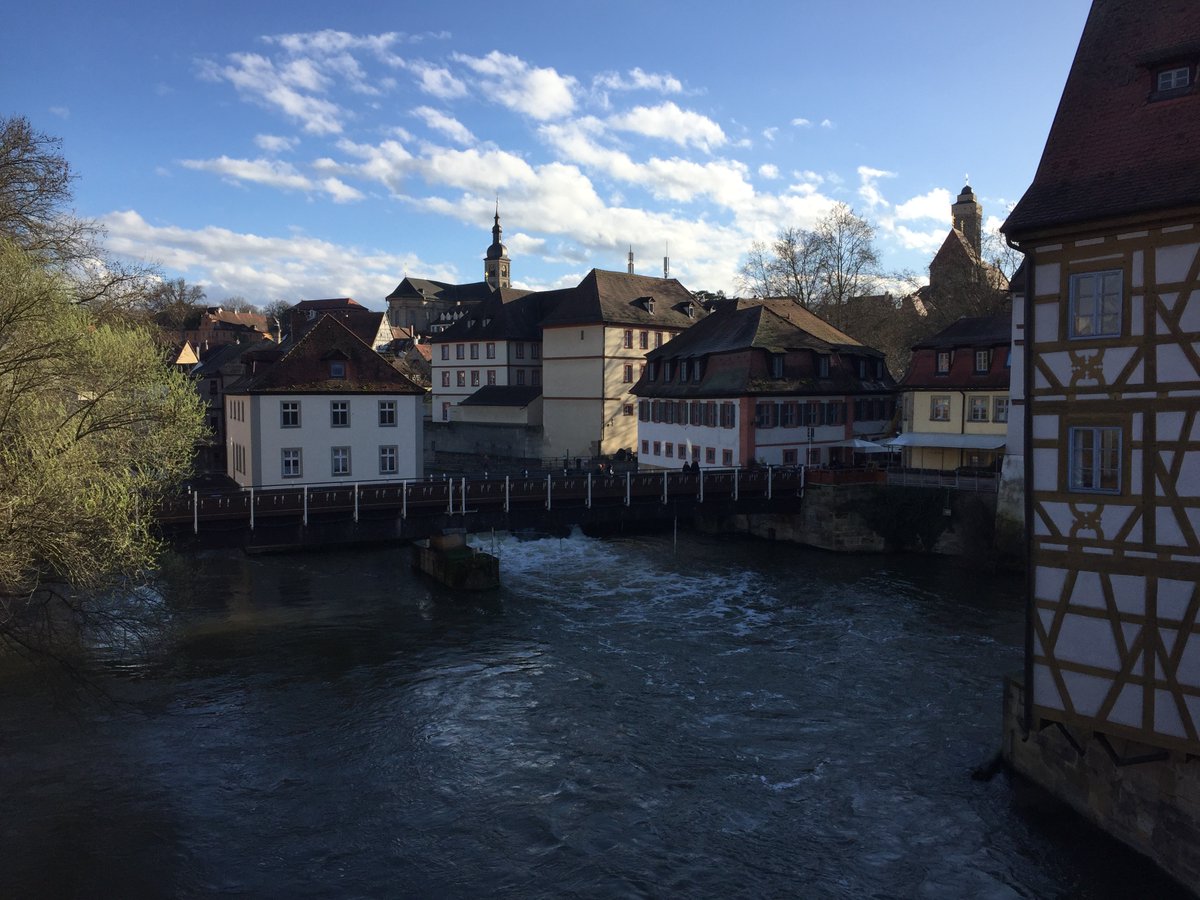 GezaTothPhysics's tweet image. Symposium of the Alexander von Humboldt Foundation for Research Prize winners in Bamberg. I thank the Humboldt Foundation for their support, and for the wonderful meeting! I also thank Otfried Gühne, my host for the Bessel prize, for the long and very fruitful collaboration!