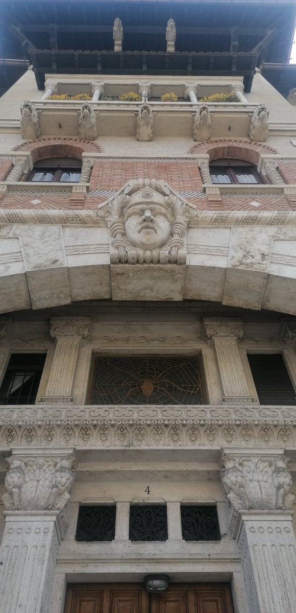 CRobbiano's tweet photo. #Roma un po' come #Genova nel quartiere #Coppede. https://t.co/QSMXvllafd