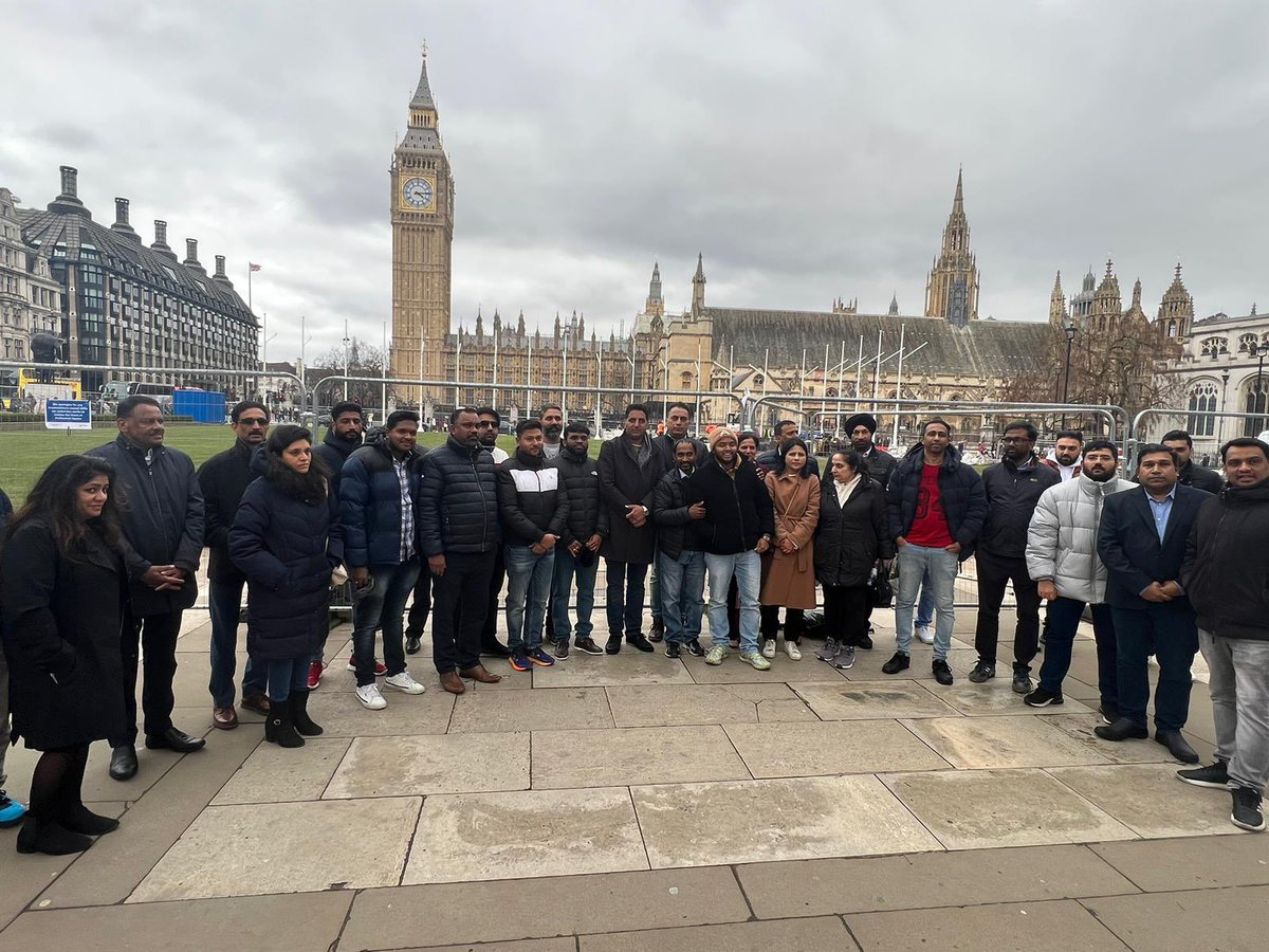 TeamIOCUK's tweet photo. Indian Overseas Congress UK team gathered at Gandhi statue to show solidarity with Sri @RahulGandhi ! https://t.co/j1hNxGy6Td