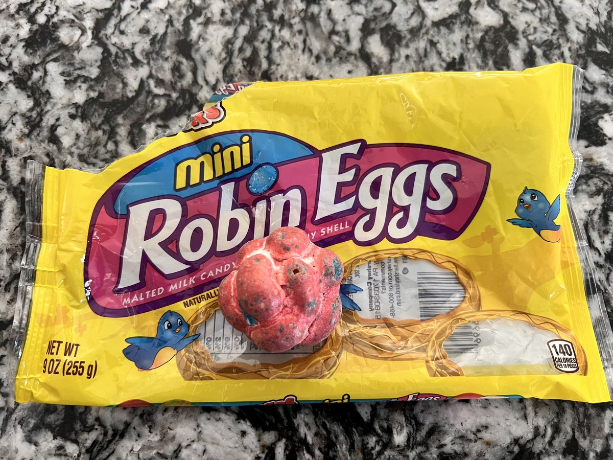 ClassicStacey's tweet photo. Hey @Hersheys! Not sure this Mega-giga-egg prototype will take off, but appreciate the effort. https://t.co/3M7295NqhJ