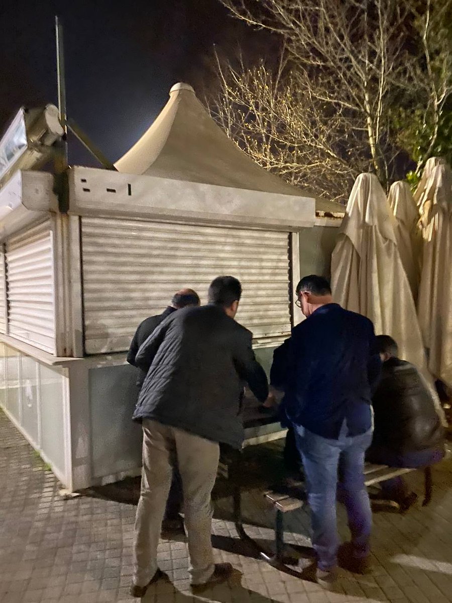 OsmangaziyeDeva's tweet photo. Hemşehrilerimizi mahalle mahalle dinlemeye, #DEVA olmaya devam ediyoruz.
📍 Soğukkuyu Parkı
#devaparkta 💧🌱 https://t.co/wfBfZOE7Wr