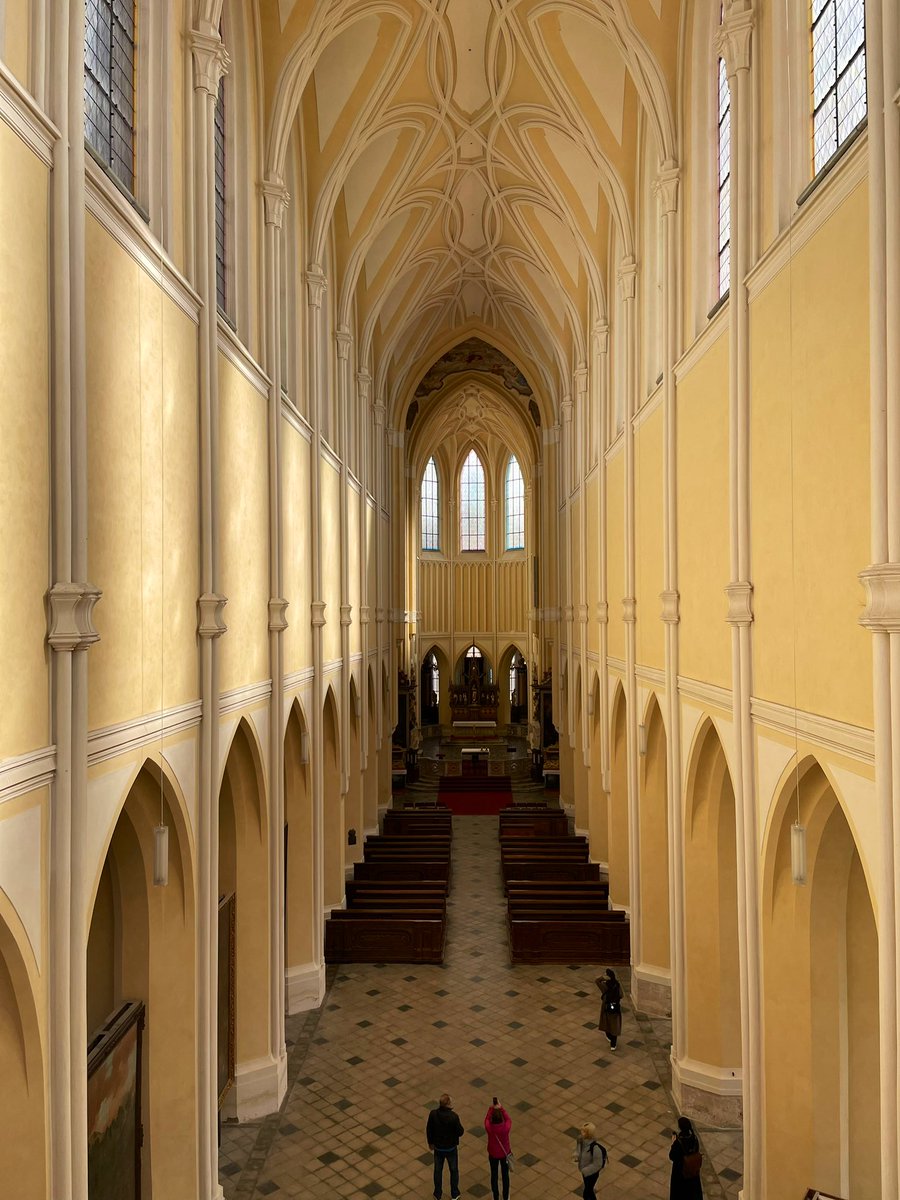 pavelhelge's tweet photo. Skøn dag i Kutna Hora på sporet af Unesco arkitektur, Santini-Aichels barokgotik (det er hans 300år) og ny kunst “There is more”, Hošek
#tjekkiet #kutnahora #sedlec #rejse #arkitektur https://t.co/8M98u9ESHy