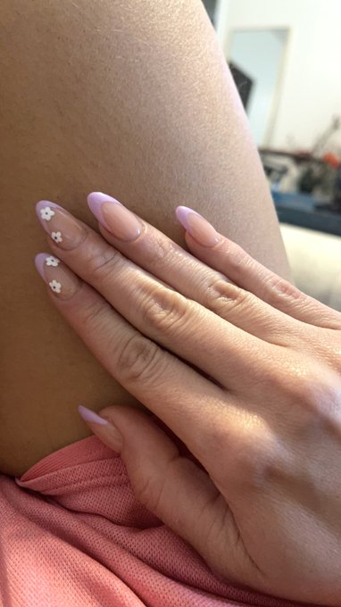 Spring nails 😍🌷🌿🌼 https://t.co/jdNbuQ7KT9<a href="/tag/publicnudity"class="tags"><span>#publicnudity</span></a><a href="/tag/nudebeach"class="tags"><span>#nudebeach</span></a>