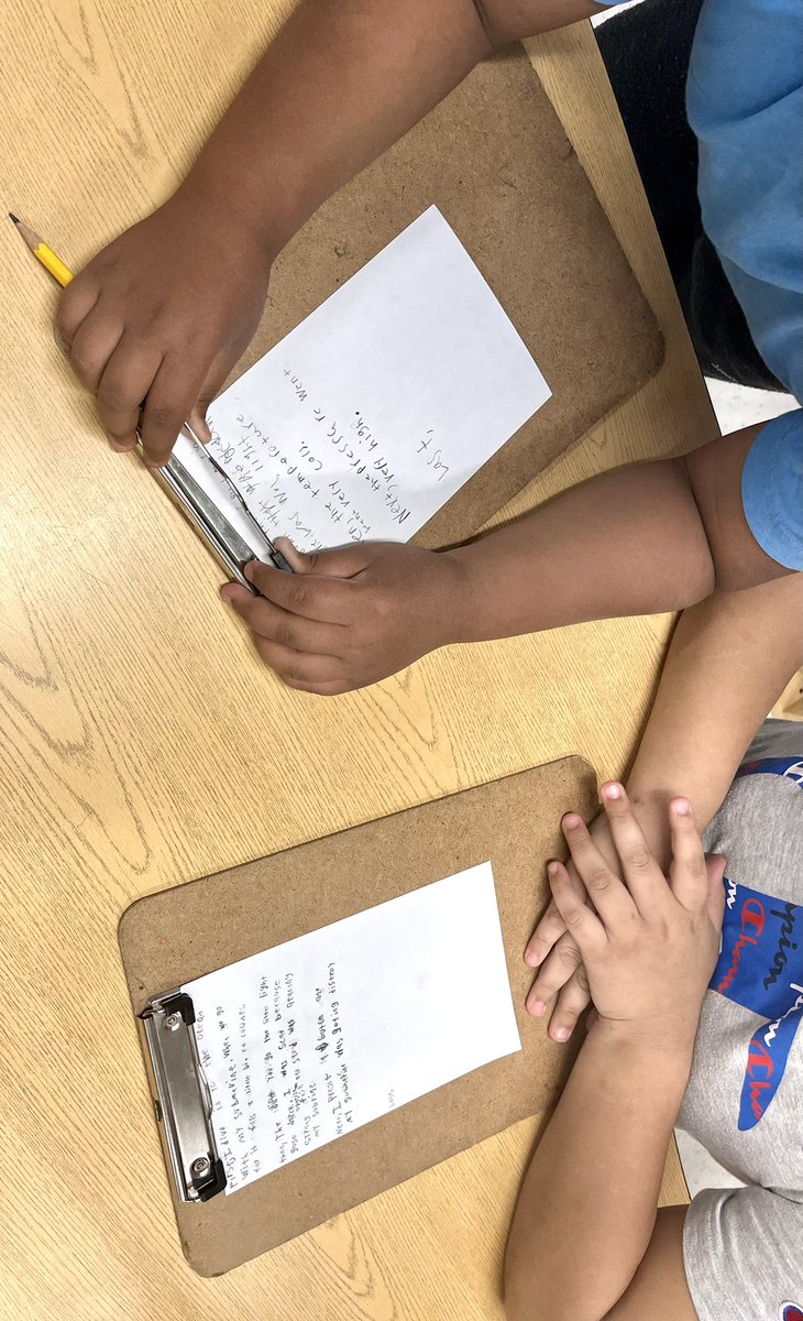 smmsiu's tweet photo. 4th graders used the roving paragraph strategy to help them write about the change in organisms, light, temperature, and pressure of the ocean. Such a wonderful strategy to engage all learners and use all 4 language domains! 🌊 #ELLs #7steps @DrCarolSalva @westgatepwcs https://t.co/tAQIq02jJt