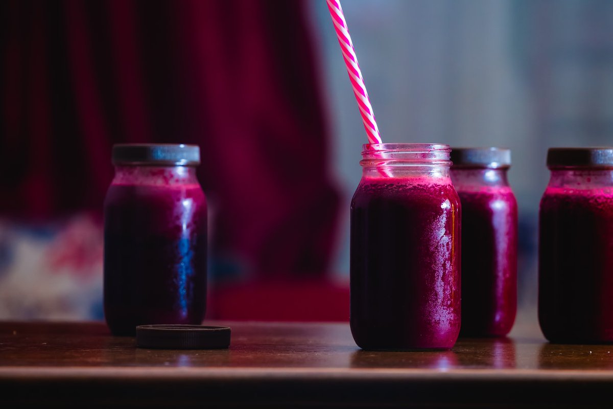 JenniferLerche's tweet photo. With just a few ingredients needed this smoothie is easy as apple pie! #pie https://t.co/eAUQWh5iha https://t.co/VgkwBkmJcm