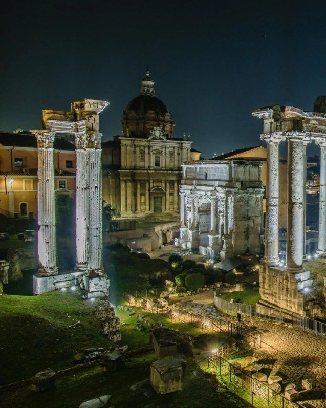 HelloLen's tweet image. The Roman Forum, or Foro Romano, was the center of political, religious, and social life in ancient Rome.

It was surrounded by important government buildings, temples, and markets, as well as public spaces for speeches, meetings, and ceremonies.

The Forum was home to some …