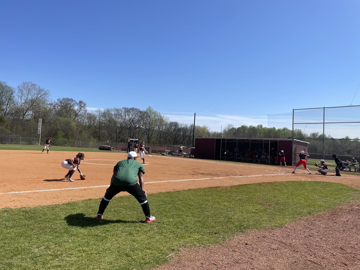 C_Chakamian's tweet photo. A picture perfect spring day in Huntsville for some spring sports! 

I’ll have @UAH_SB, @aamusoftball and more tonight on @whnt !! https://t.co/I6SlUVafMI