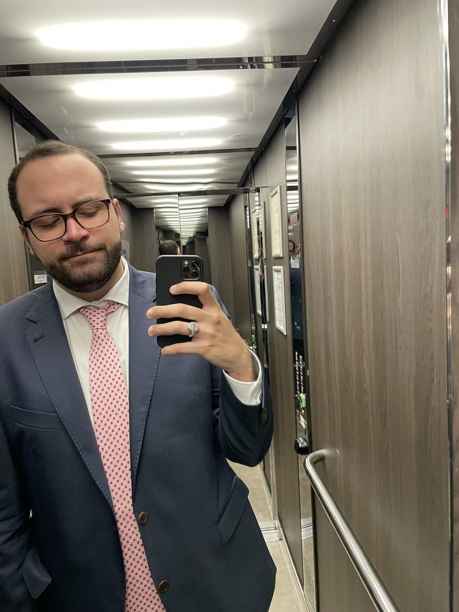 cmqpiena's tweet photo. Last selfie= you on the outside

Last meme you saved = you on the inside https://t.co/SCobImBnFv