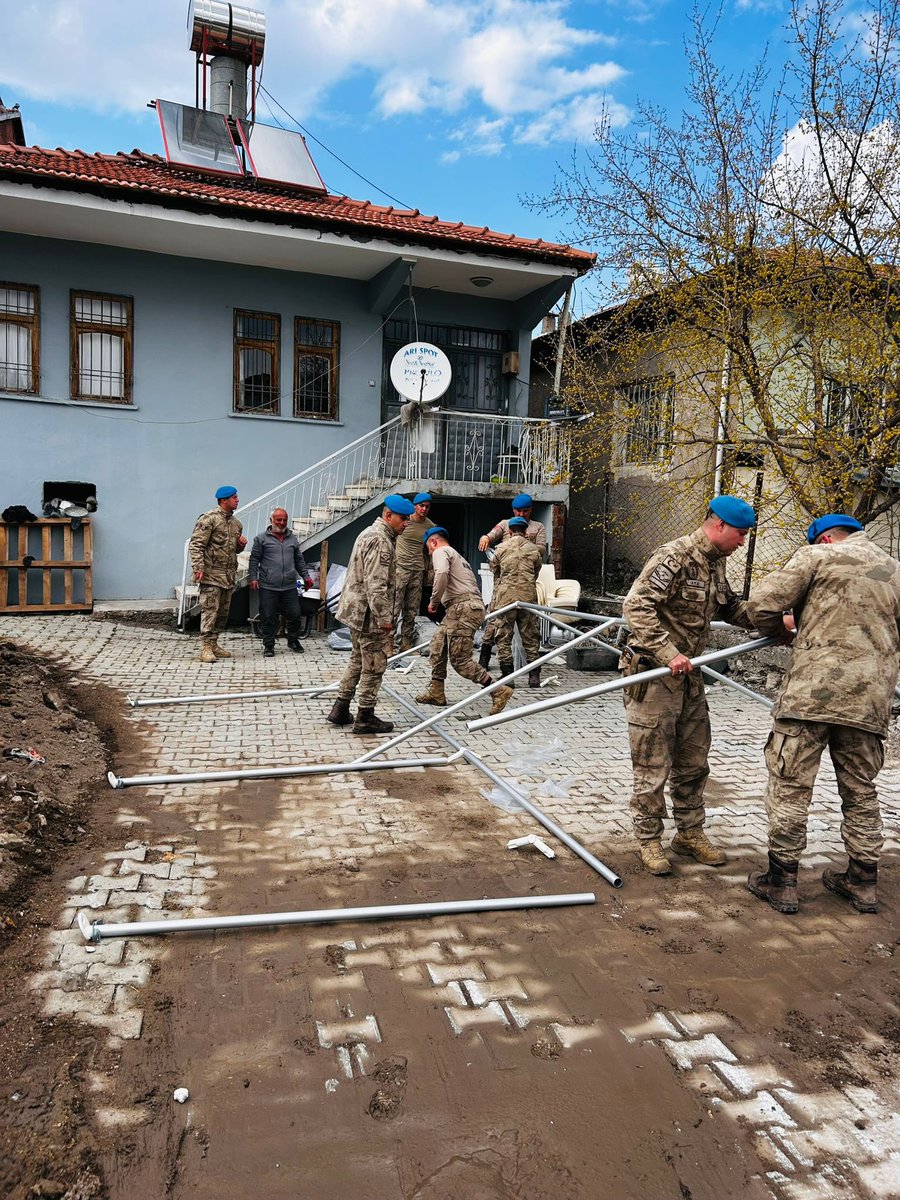 tapar_uygar's tweet photo. #UzmanÇavuşlarMilletinGönlünde
Bizden birileri 🇹🇷 https://t.co/7mBdi0DNII