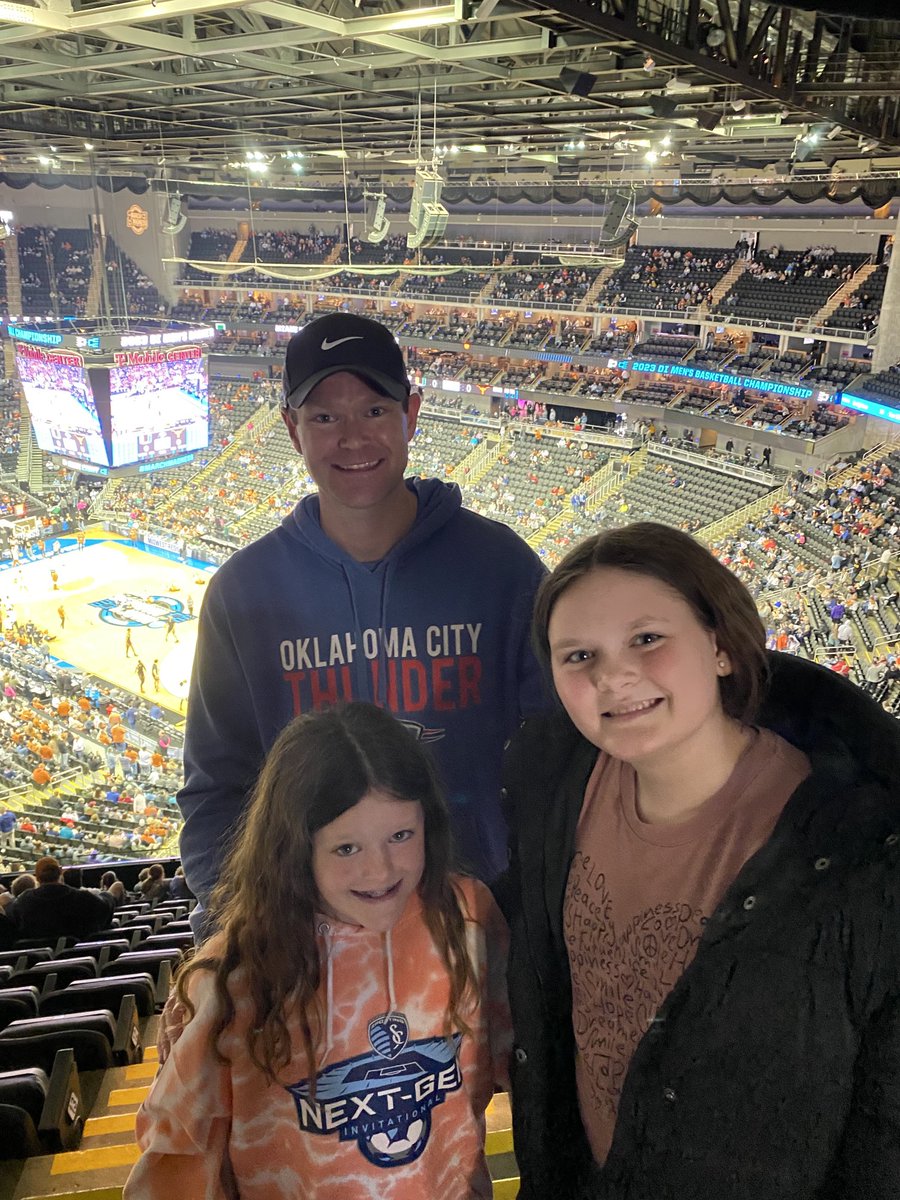 Our Cats didn’t get to cut the nets but we’re gonna see someone do it today! #mmselfie