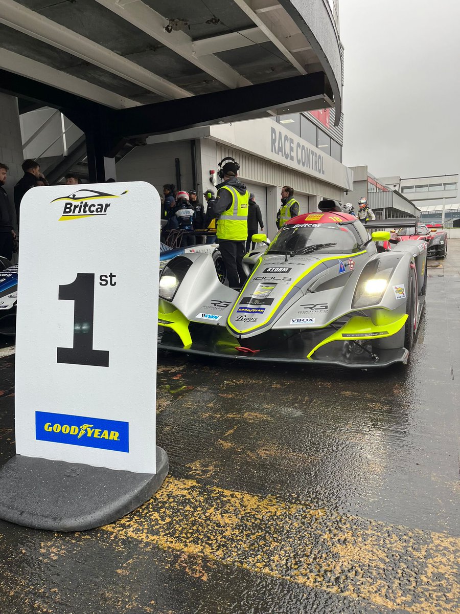 RSpeedyGonzalez's tweet photo. Volver a correr y ganar en Silverstone luego de ocho años fuera del deporte, es la mejor sensación del mundo!! Nunca es tarde para intentar de nuevo! https://t.co/qlFJidLRrj