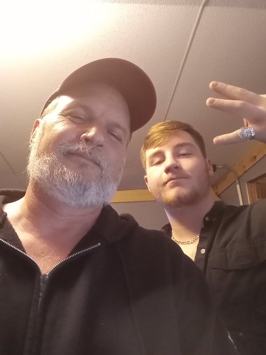 jojogatorbands's tweet photo. @CameronHaag_ kicked ass in the studio today. "Keep Your Space " coming out in 2 weeks.
#jojogator #cameronhaag #keepyourspace #Sony #theorchard https://t.co/CSiULGOZoQ