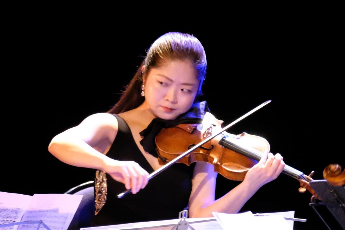fmsperpignan's tweet photo. Vivas et applaudissements pour le #CervinQuartet au Théâtre municipal Jordi Pere Cerdà🎻 Merci à tous les quatre pour leur interprétation époustouflante de ‘La Jeune Fille et la Mort’ et d’autres chefs d’œuvres pour quatuor à cordes. #perpignan #stringquartet @MairiePerpignan https://t.co/dAht5nK2dv