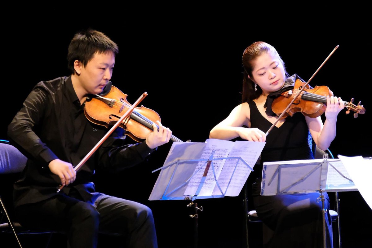 fmsperpignan's tweet photo. Vivas et applaudissements pour le #CervinQuartet au Théâtre municipal Jordi Pere Cerdà🎻 Merci à tous les quatre pour leur interprétation époustouflante de ‘La Jeune Fille et la Mort’ et d’autres chefs d’œuvres pour quatuor à cordes. #perpignan #stringquartet @MairiePerpignan https://t.co/dAht5nK2dv