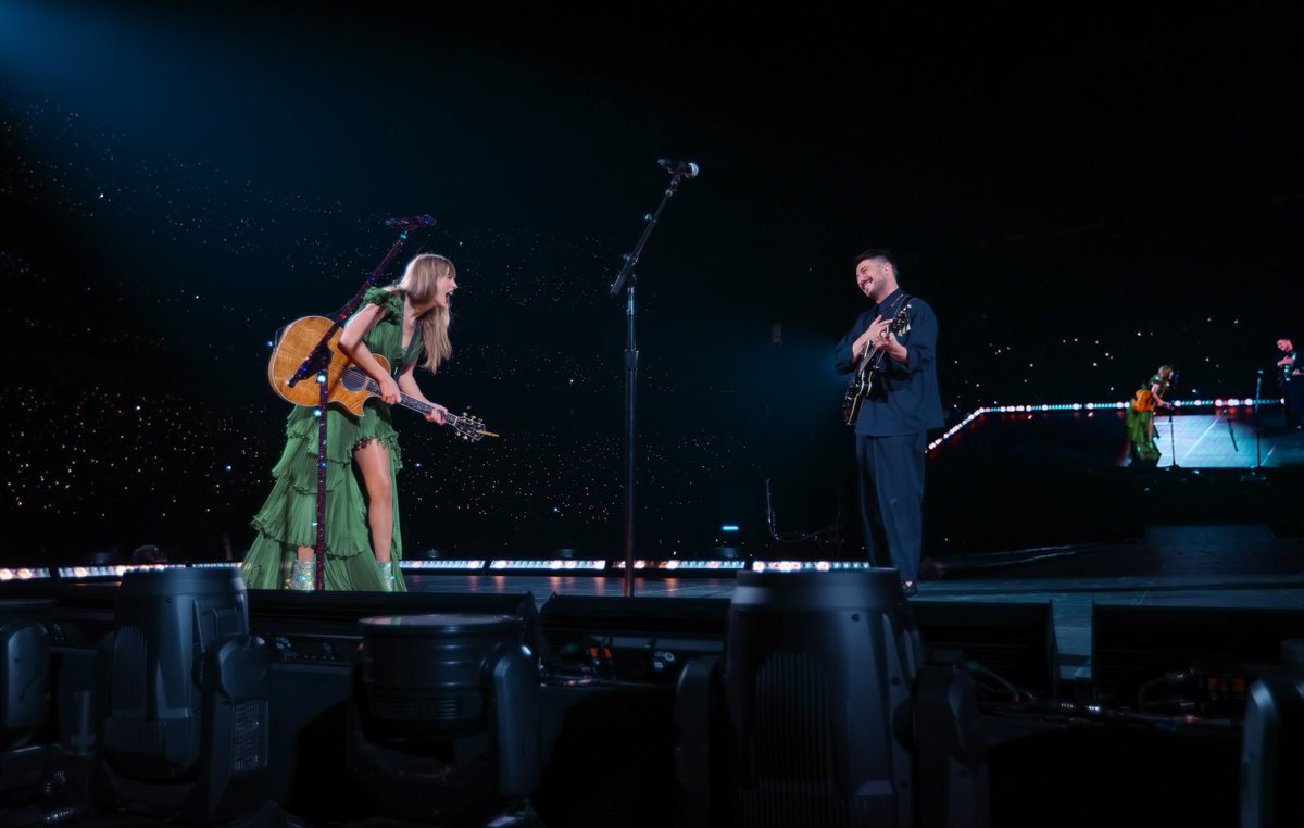 Taylor Swift (@taylorswift13) on Twitter photo Last night in Vegas Marcus Mumford showed up and surprised the crowd with ‘Cowboy Like Me’ so like 🤩🤯😝! Thank you to <a href="/marcusmumford/">luc (taylor's version)</a> and that glorious crowd. See you next weekend in Texas! Last night in Vegas Marcus Mumford showed up and surprised the crowd with ‘Cowboy Like Me’ so like 🤩🤯😝! Thank you to <a href="/marcusmumford/">luc (taylor's version)</a> and that glorious crowd. See you next weekend in Texas!