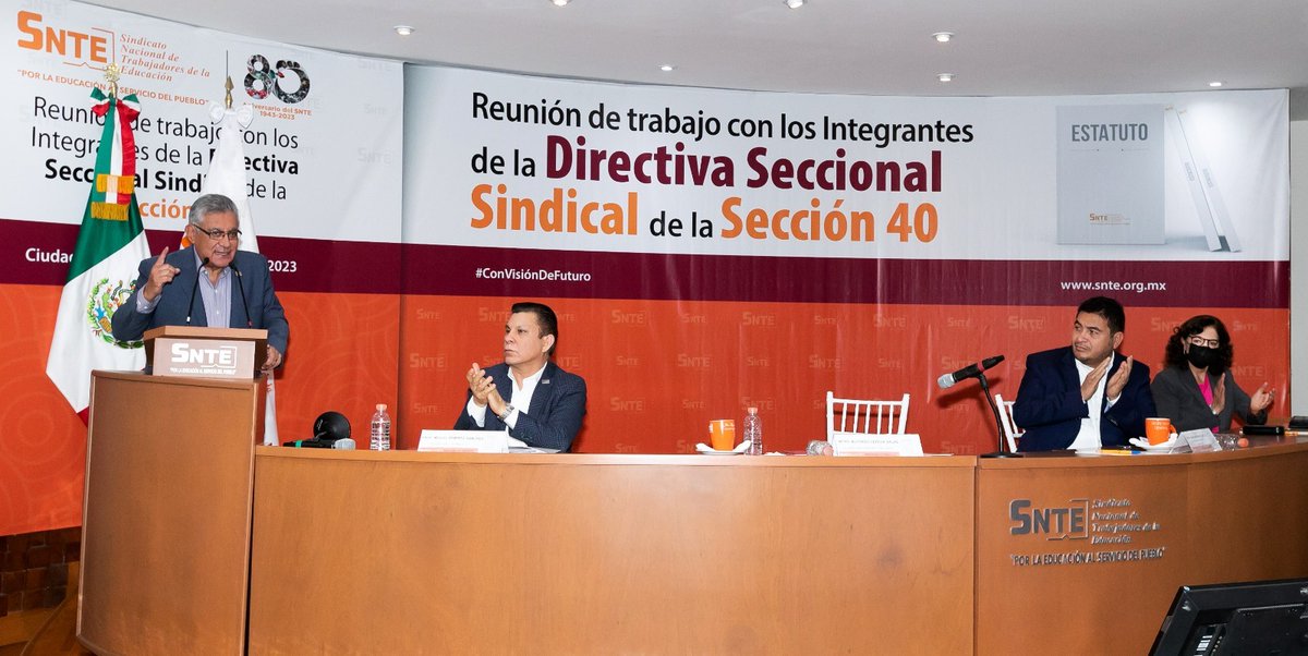 snte49nayarit's tweet photo. #SnteDemocrático

El Srio. Gral. del #SNTE📚 Mtro. Alfonso Cepeda Salas, se reunió con la dirigencia de @SECC40CHIAPAS encabezada por el Prof. Oved Balderas Tovilla, y celebró el proceso ejemplar que caracterizó a la elección del Comité Seccional

Nota 👉 https://t.co/pU2fY4g5bN https://t.co/LMWkq4reLQ