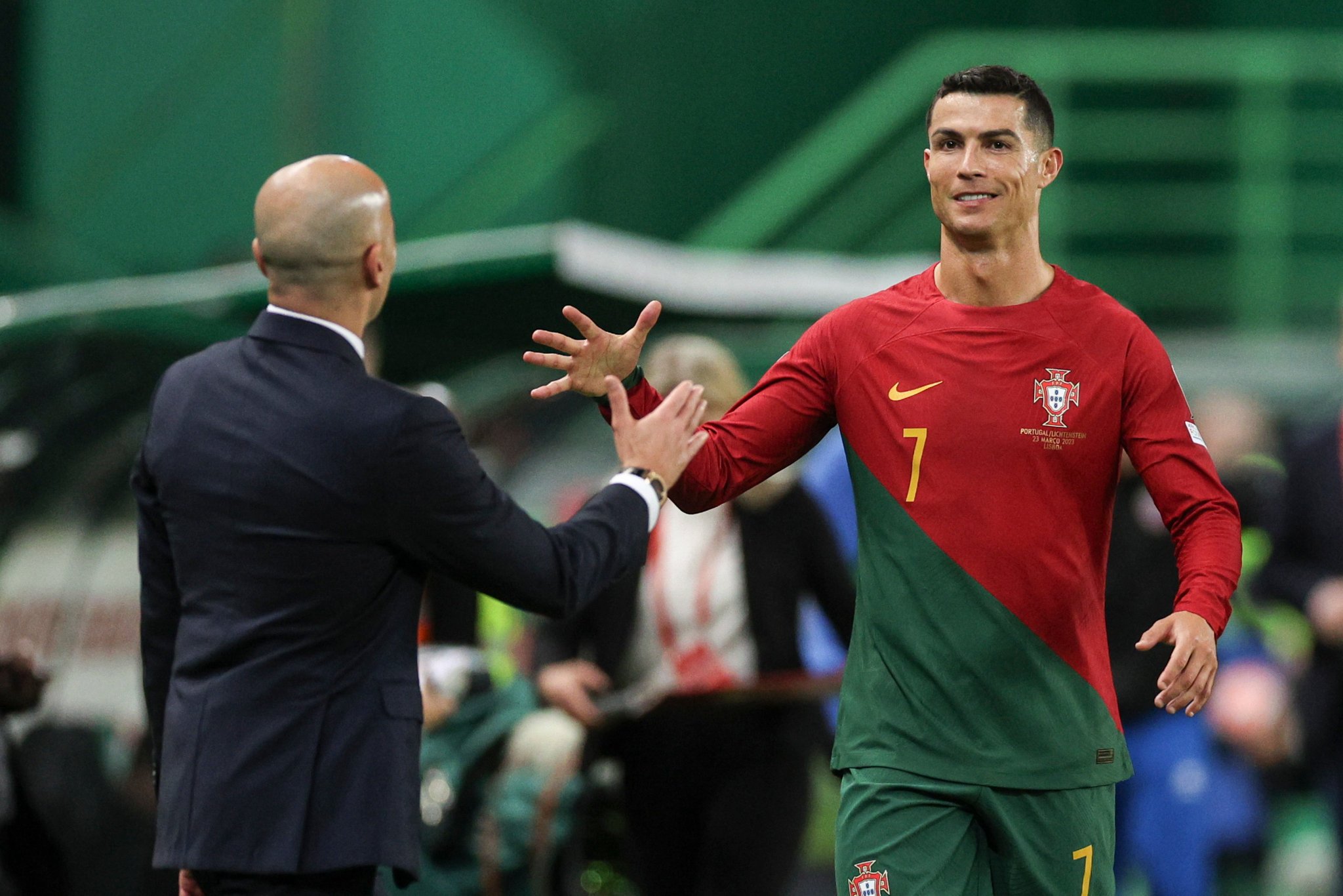 CristianoXtra on X: "Roberto Martinez: "Cristiano Ronaldo is here showing  that he is capable of leading and captaining this Portugal."  https://t.co/cqHJQftIWE" / X