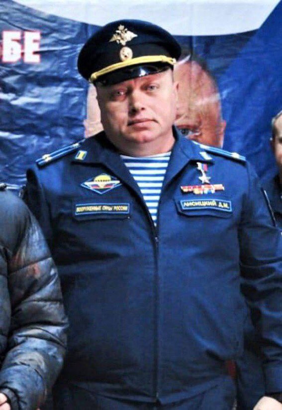 visegrad24's tweet photo. Ukraine has killed Dmitry Lysitsky, the Russian commander who ordered the killing of Ukrainian soldiers who were promised a “green corridor” out of the Russian encirclement of Ilovaisk in 2014. https://t.co/WJOW6q2Klq