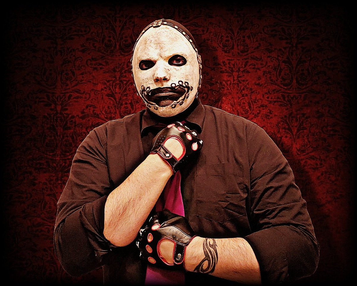 MatthewBroyles2's tweet photo. We're all dead we just don't know it yet.
.
#mask #masks #maskup #maskedup #maskoff #maskmaking #maskmaker #maskman #maskedman #maskart #maskartist #specially #spfx #slipknot #thefiend #thecrow #latex #demontime #battlingdemons #innovativeautopsy #smilemore #scars https://t.co/DVIt3U5UAX