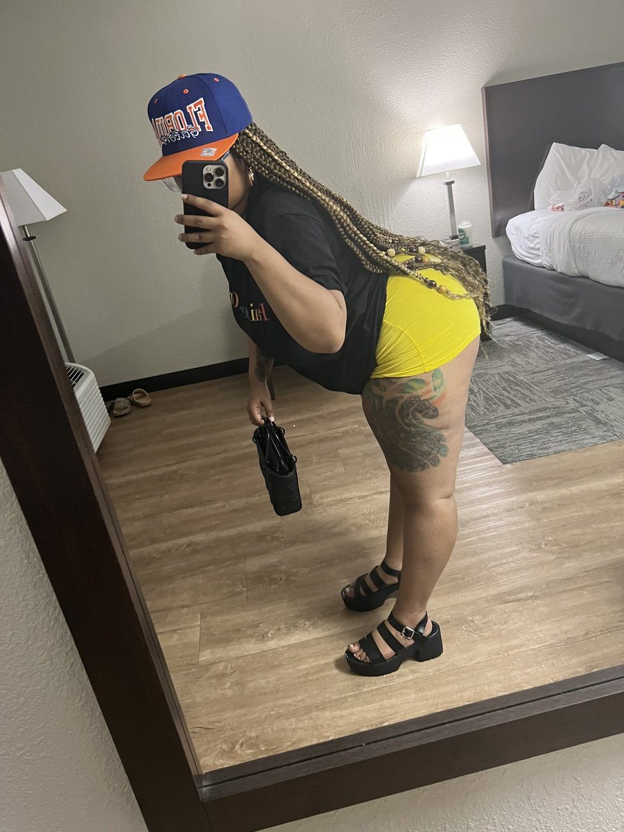 tamren_'s tweet photo. I need Texas friends 😘🔥 https://t.co/NtH1Z4avJb