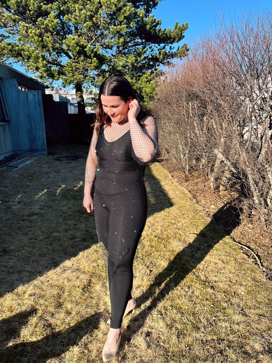 Lóan kom í dag og snjórinn hætti við að koma á höfuðborgarsvæðið🌞
Góður afmælisdagur ef þú spyrð mig!