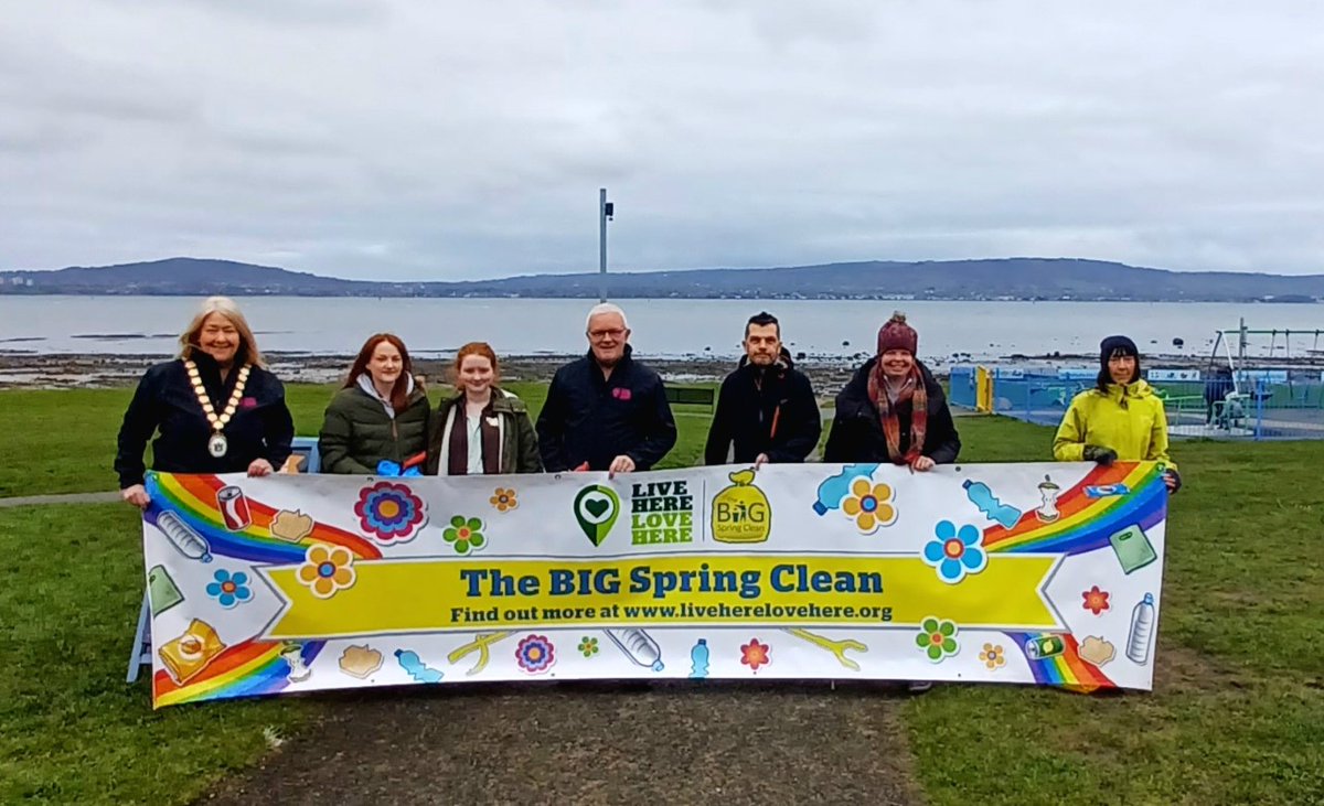 KarenDouglas_NI's tweet photo. Huge THANKS! to all who volunteered for @ANDborough #BigSpringClean Weekend🤩
👨👩👧👦 89 people engaged
⏲️ volunteering >100 hrs
📍 8 sites inc beaches🏖️ harbours ⛵ parks🌳
🗑️ > 44 bags of litter lifted + trollies, tyres & larger items
♻️litter separated out
#LoveWhereYouLive 🌍 https://t.co/rlZXnaH2pf