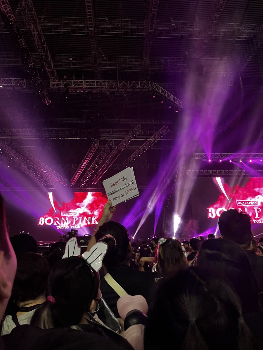 heyitscocomarts's tweet photo. Hello kay ate hahahhaha! Kung sino ka man, samedt. Day1. PCD hits! #BORNPINKMANILA_BULACAN @BLACKPINK_PH https://t.co/H3T1AWlywh