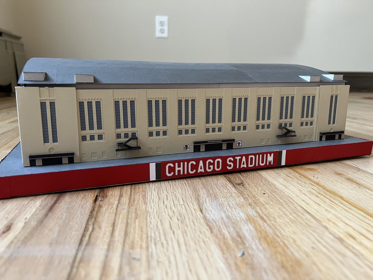 PaperStadiums's tweet photo. I built a model of Chicago Stadium completely out of paper!

Follow thread to see inside 👀 https://t.co/IFmKGliwbD