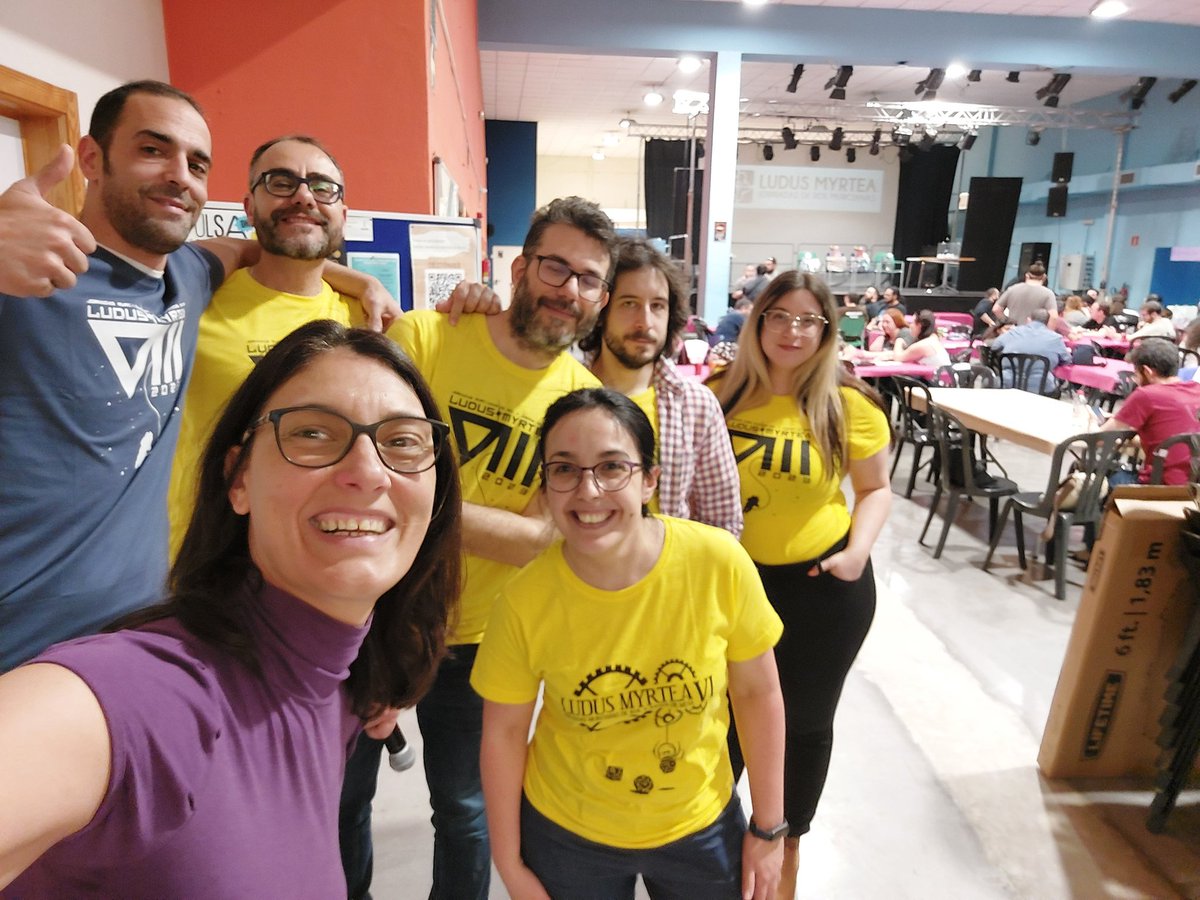 Llampico's tweet photo. Un placer poder acompañaros en la clausura del VIII @LudusMyrtea en el espacio joven del @AytoMurcia @CM_La_Nave 
Después de 3 años merecíais volver por todo lo alto. Gracias por hacerlo posible. Ha venido gente muy bonica de Murcia y de otros puntos de 🇪🇦. 
Nos vemos en la IX!😘 https://t.co/FnJi8Fxz1b