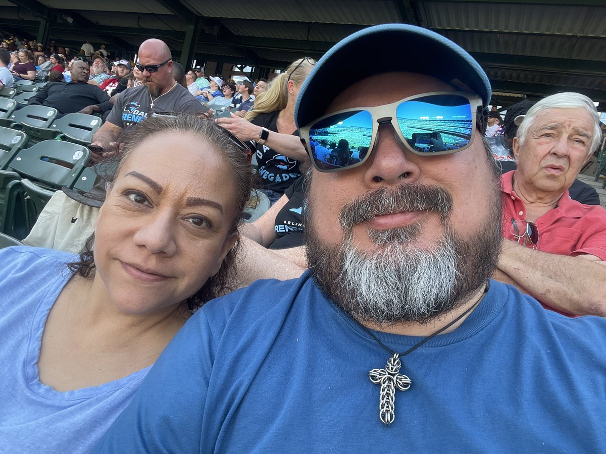 laclions's tweet photo. Go @XFLRenegades! #fullthrottle @Tober_73 https://t.co/UHGNRJy6l2