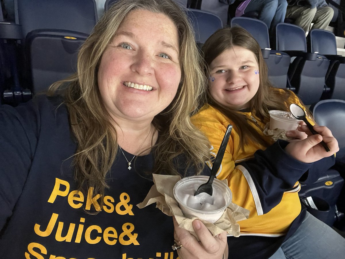 cmichellesmith's tweet photo. We got ours @SCSNSH YUMMY 💜💛 https://t.co/rA4NW4DGhM
