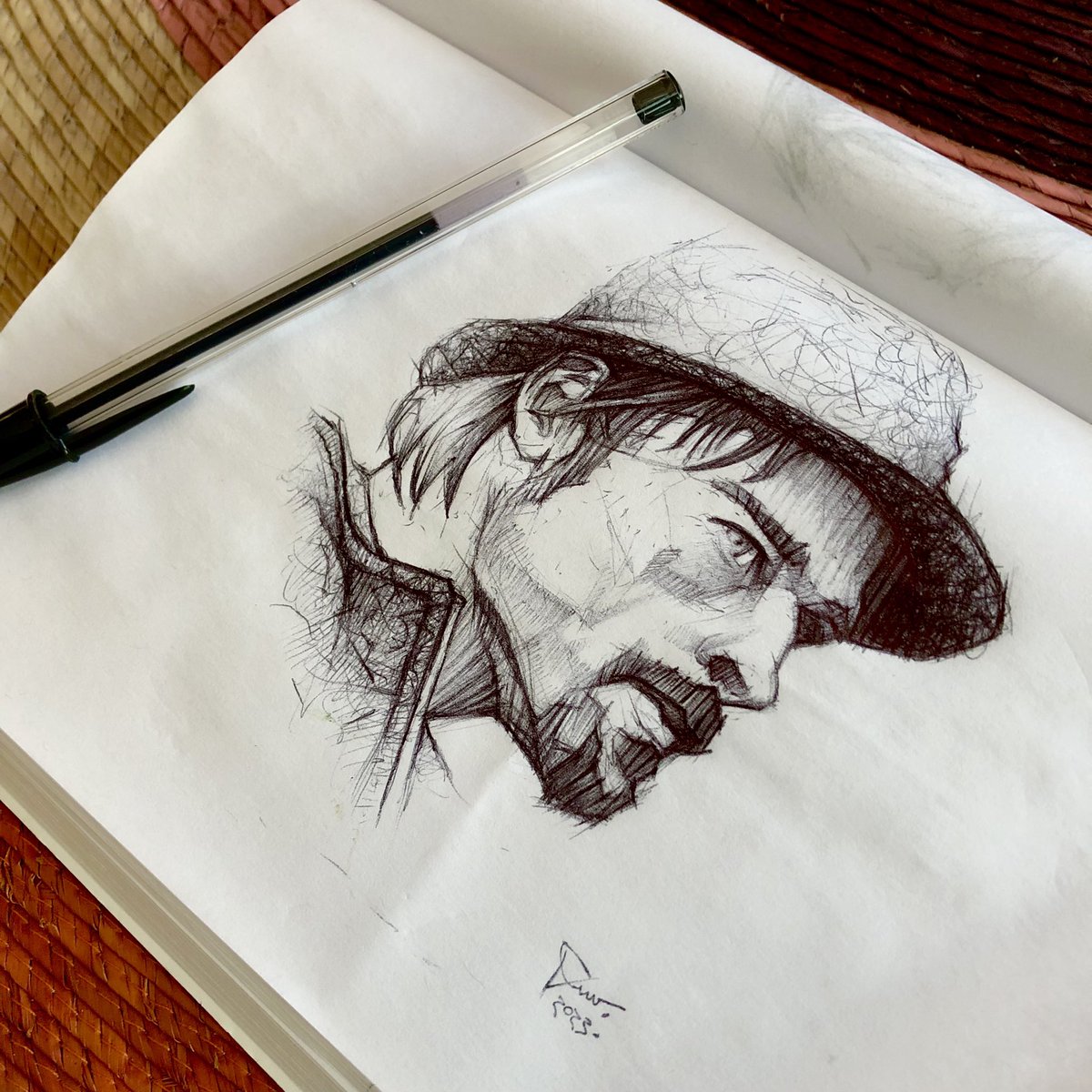 ddrrrr's tweet photo. SNATCH. 💎
#pensketch #pendrawing #art #penart #portrait #portraitsketch #bic #bicpenart #bicpendrawing #snatch #snatchmovie #guyritchiemovie #bradpitt #dibujoapluma #sketchart #sketchbook #retratoapluma #arte #popculture #culturapop #cinema #fanart #moviefanart https://t.co/Sc7Sr8z8Cn