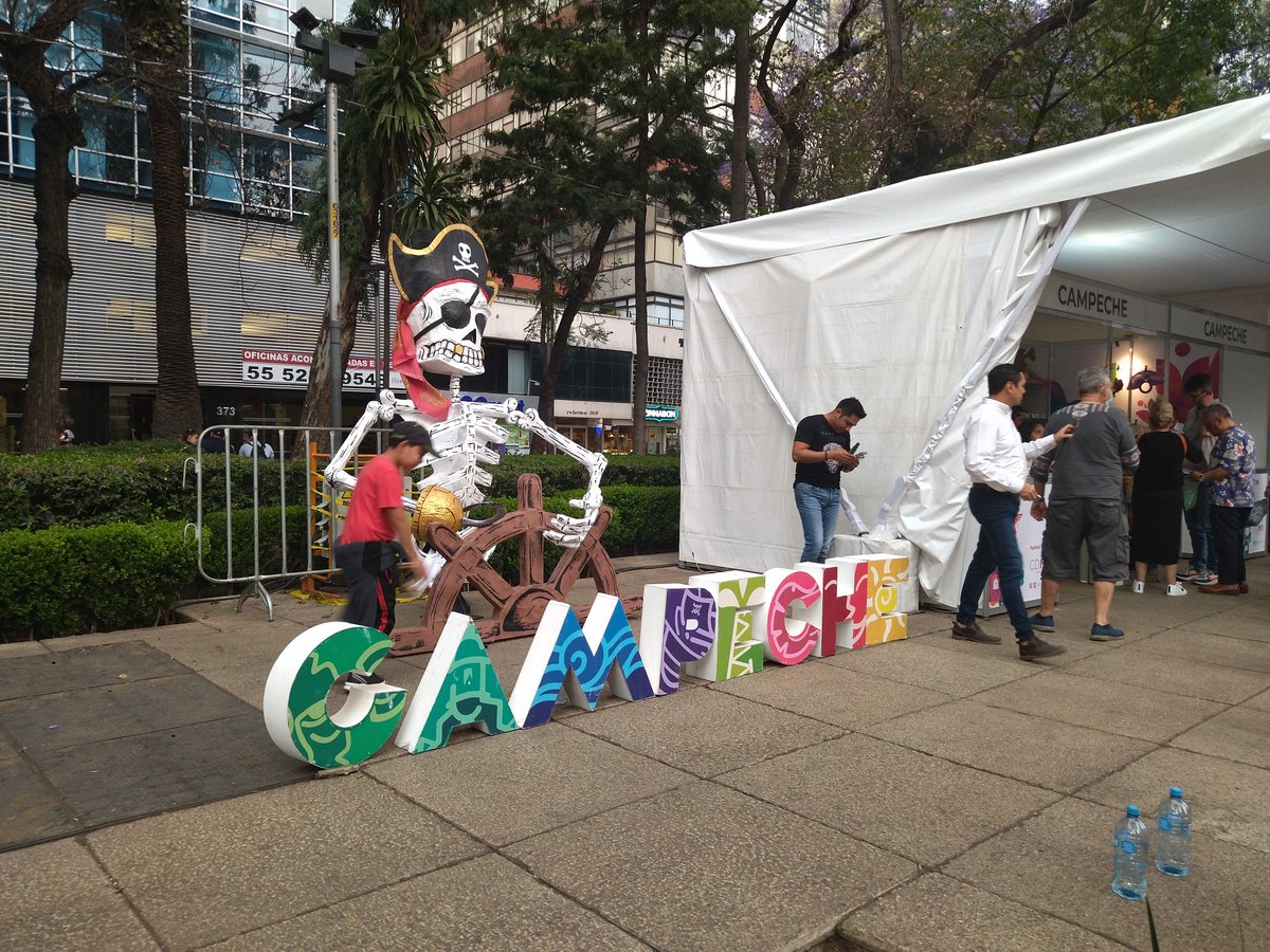 Laura_say's tweet photo. Chulangos vénganse al #FestivalTurísticoCDMX con motivo del @TianguisTurisMX, evento del que este año es sede nuestra ciudad y por primera vez es abierto al público! Hasta el 27 de Marzo habrá un poquito de lo mucho que cada estado tiene para antojarnos en Av Reforma. #TTCDMX https://t.co/Igm3O2FyVZ