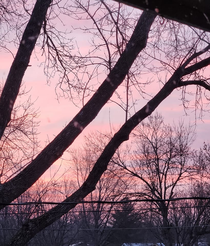 There were more clouds this morning, but that didn't stop us from having a gorgeous sunrise in Albert Lea.

📸 Val Forsythe

#mnwx #iawx #abc6wx #AlbertLeaMN