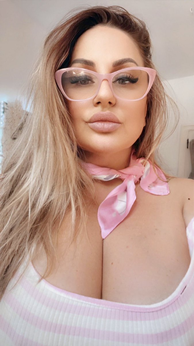 𝖡𝖺𝖽𝖽𝗂𝖾𝖬𝗂 on Twitter: "May your Sunday be filled with sunshine and Naughty nudes!! —> https