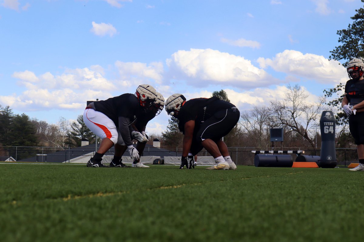 CoachSpeedy__'s tweet photo. 😈 Spring is here and Ross Field is pissin hot ‼️

#ProtectTheDen https://t.co/zbCrJ4qsY6