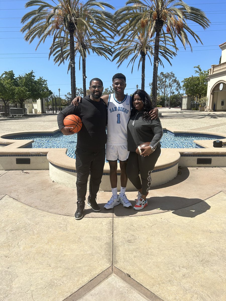 Had a great official visit for basketball and football at the University of San Diego! Thank you <a href="/coach_MAponte/">Matt Aponte</a> <a href="/SteveLavin64/">Steve Lavin</a> and the rest of the coaching staff for a great weekend!💙