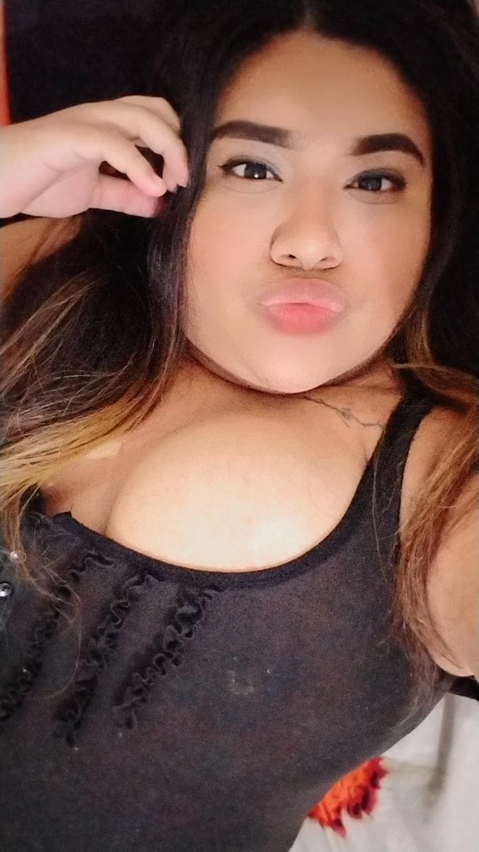 kellyramirez122's tweet photo. Hola mis amores https://t.co/r6xajN7vuy