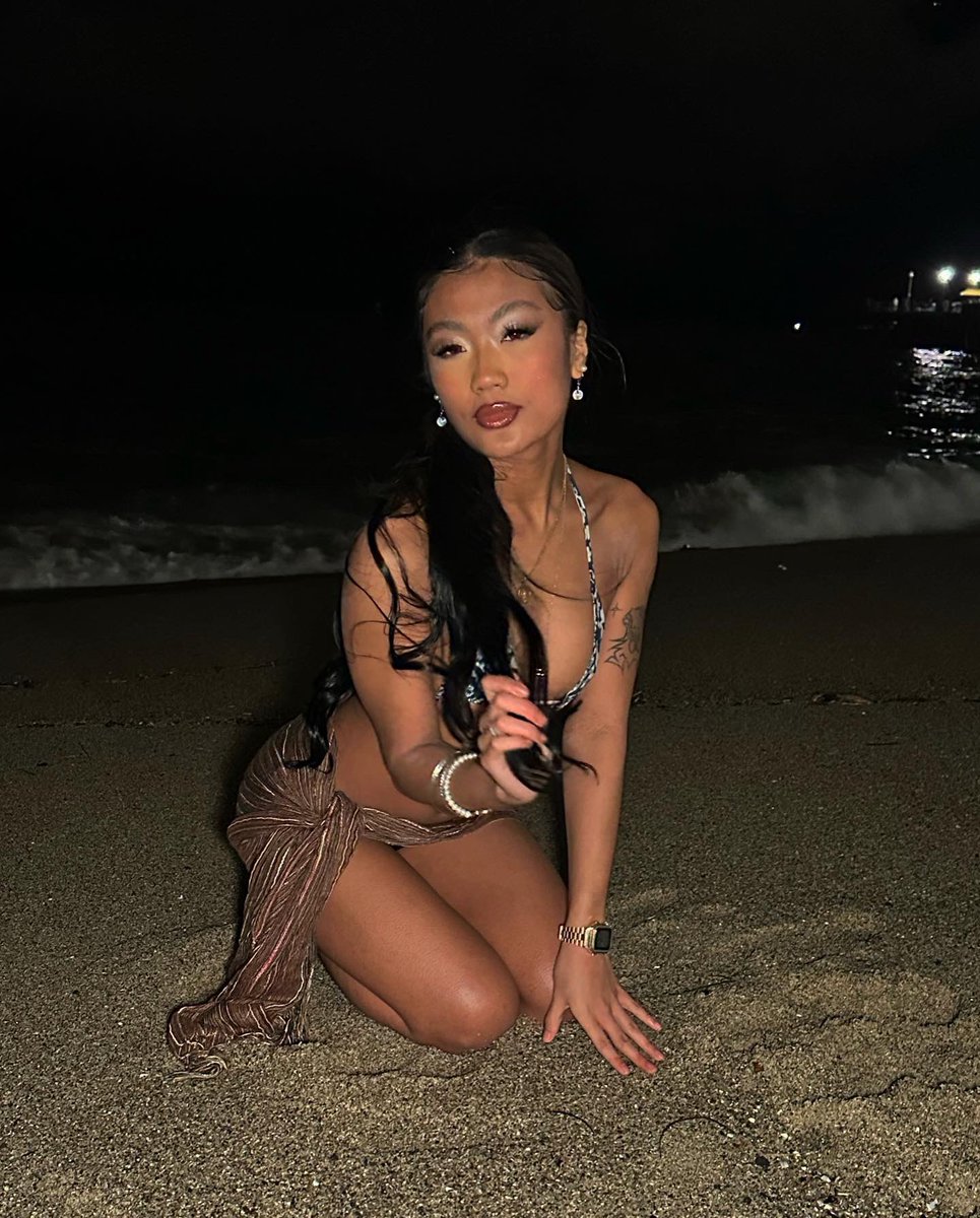 saydizzzle's tweet photo. Givin u siren eyes 🧜‍♀️ https://t.co/b0grjm8P31