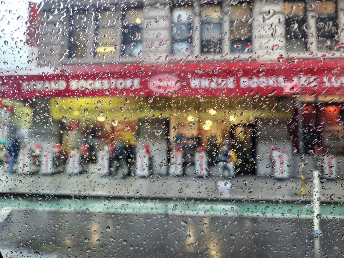 PhilipPapaelias's tweet photo. Another photo I took from yesterday's rainy day in NYC. This is one of my favorite places in the world, @strandbookstore. #nyc #newyork #newyorkcity #manhattan #strandbookstore #strand #bookstore #books #bookstagram #ignyc #greenwichvillage #bookrow https://t.co/5qlytH13rO